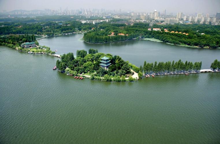 來自于全國各地的旅游業界同行多次來東湖參觀考察,學習景區管理經驗