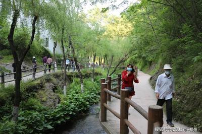 “五一”小長(zhǎng)假第一天,重渡溝景區(qū)安全有序開放