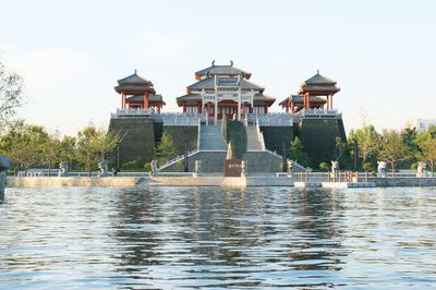 德州董子園“拍了拍”你:十一來乘畫舫賞美景,醫護人員免費!
